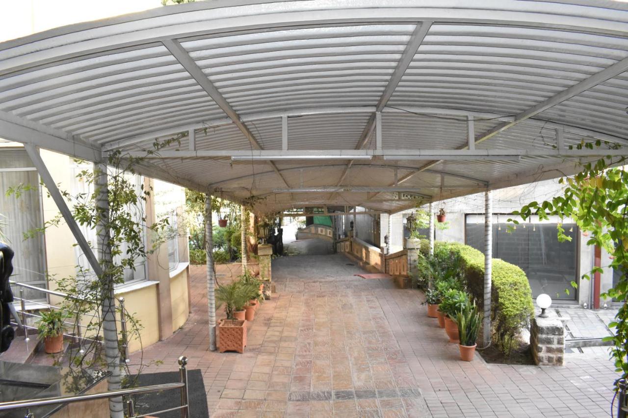 Safari Club 1 Hotel Rawalpindi Exterior foto